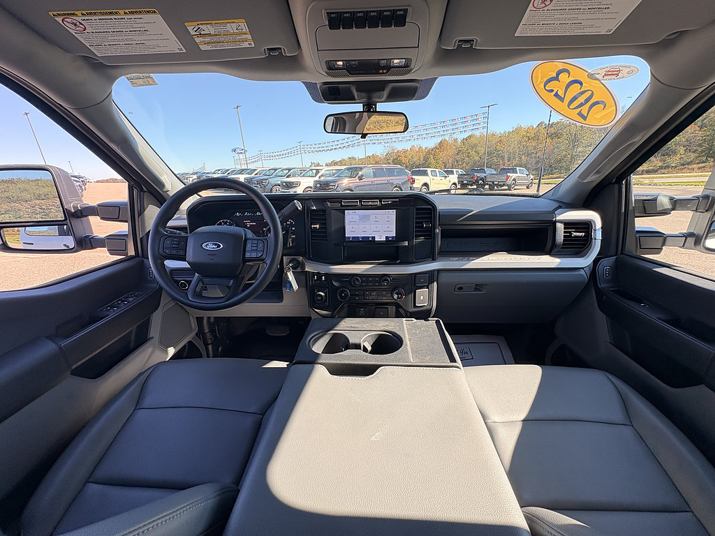 Used 2023 Ford F250 XL w/ Snow Plow/Camper Package AWD/4WD image 20