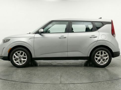 Used 2025 Kia Soul LX w/ LX Technology Package image 5