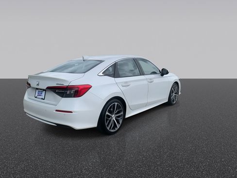 Used 2022 Honda Civic Touring image 9