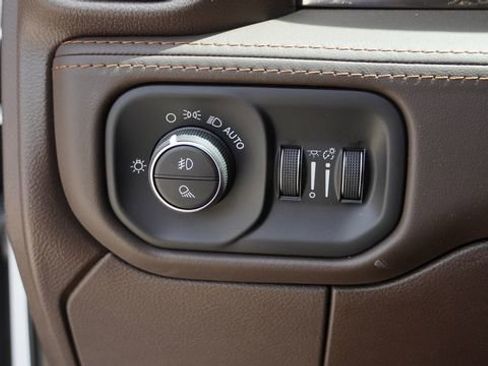 New 2026 RAM 2500 Limited AWD/4WD image 22