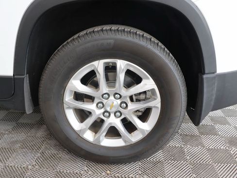 Used 2018 Chevrolet Traverse LT FWD image 17
