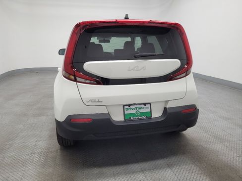 Used 2022 Kia Soul LX image 6