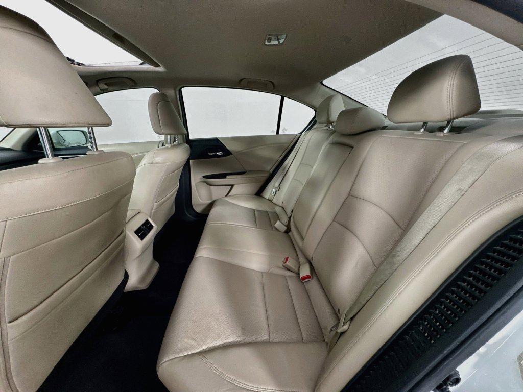 Used 2015 Honda Accord Touring image 30