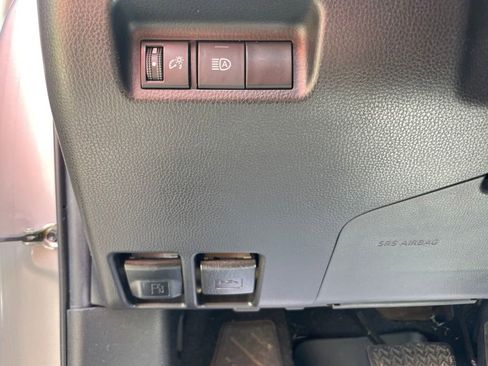 Used 2022 Toyota RAV4 LE FWD image 19