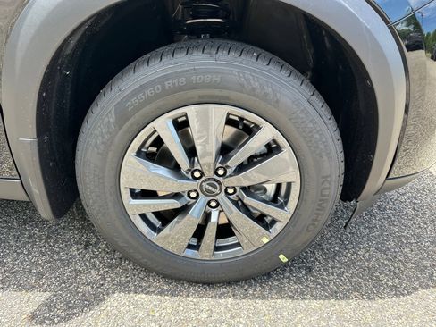New 2026 Nissan Pathfinder SV w/ SV Premium Package FWD image 10