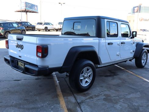 Used 2023 Jeep Gladiator Sport image 5