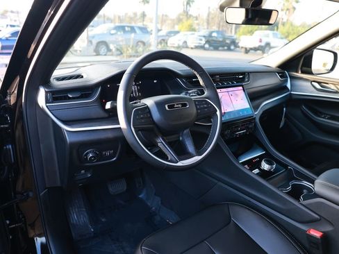 New 2025 Jeep Grand Cherokee Limited image 10