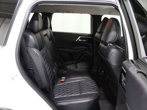 Used 2024 Mitsubishi Outlander SEL image 33