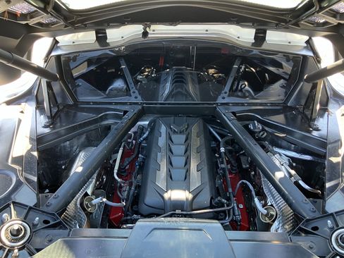 Used 2025 Chevrolet Corvette Stingray Coupe w/ 1LT image 32