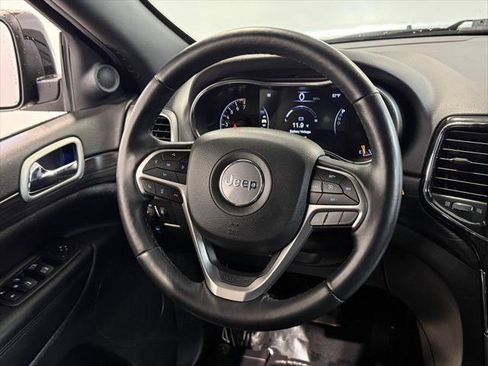 Certified 2022 Jeep Grand Cherokee Laredo X image 26