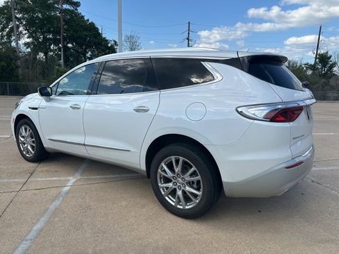 Used 2024 Buick Enclave Premium FWD image 4