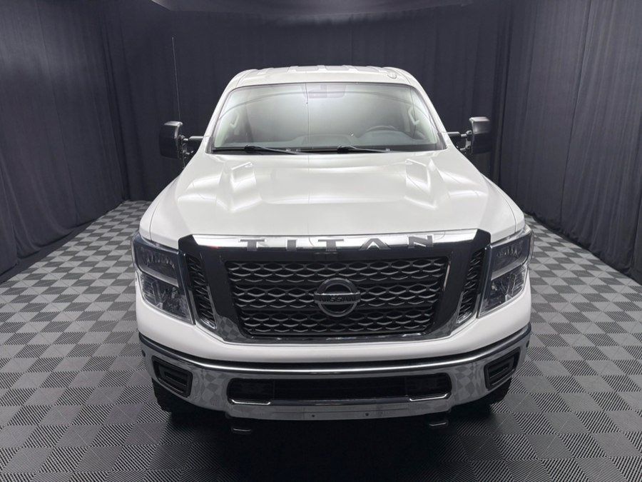 Used 2018 Nissan Titan XD 4x4 Crew Cab SV w/ SV Convenience Package image 8