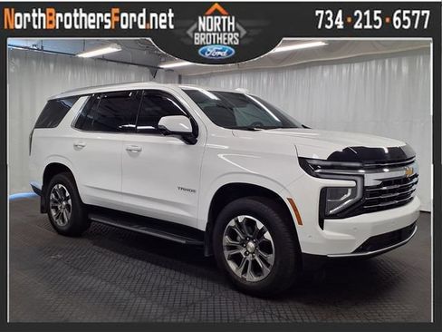 Used 2025 Chevrolet Tahoe LT w/ Comfort Package AWD/4WD image 1