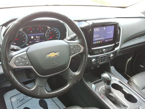 Used 2021 Chevrolet Traverse LT w/ LT Premium Package AWD/4WD image 12