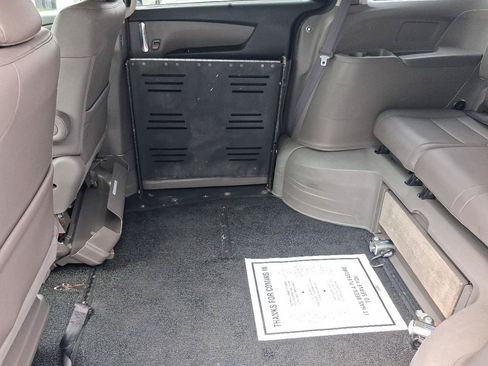 Used 2014 Honda Odyssey EX-L image 11