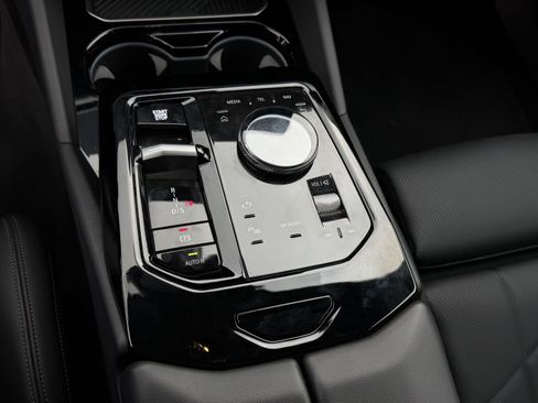 Used 2026 BMW 530i xDrive image 24