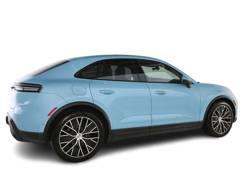 Used 2025 Porsche Macan Electric w/ Premium Package RWD image 8