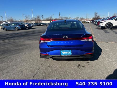 Used 2023 Hyundai Elantra SE w/ Preferred Accessory Package image 5