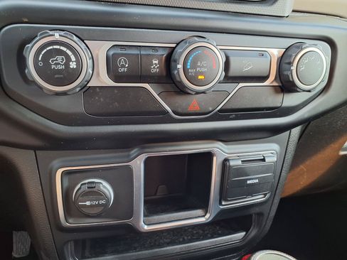 Used 2021 Jeep Wrangler Sport AWD/4WD image 6