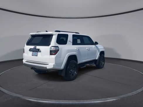 Used 2023 Toyota 4Runner TRD Off-Road Premium w/ Moonroof Package AWD/4WD image 8