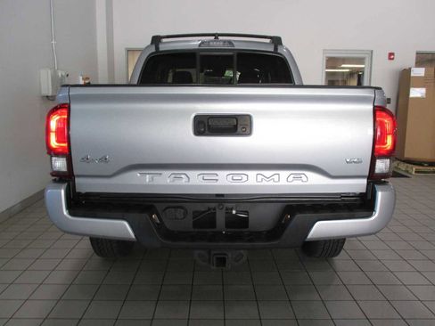Used 2020 Toyota Tacoma SR image 16