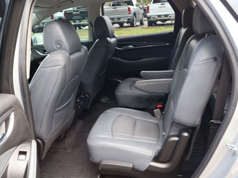Used 2019 Buick Enclave Essence FWD image 47