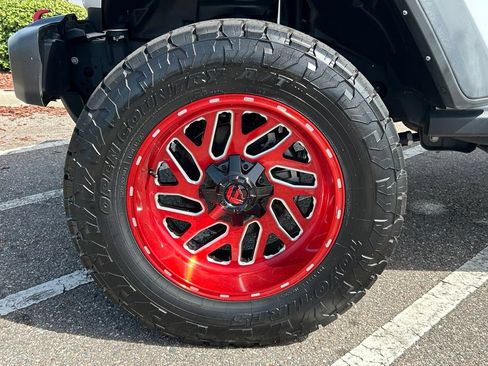 Used 2024 Jeep Wrangler Unlimited Rubicon AWD/4WD image 34