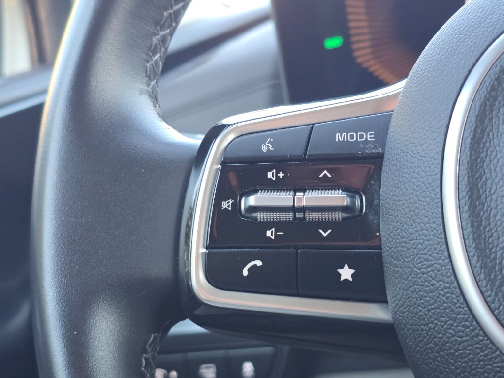 Used 2026 Kia Carnival LXS FWD image 20