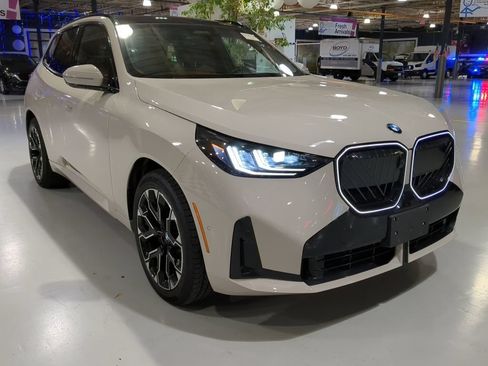 Certified 2025 BMW X3 xDrive30i w/ Premium Package AWD/4WD image 5