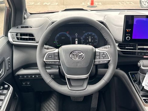 New 2026 Toyota Sienna Platinum AWD/4WD image 14
