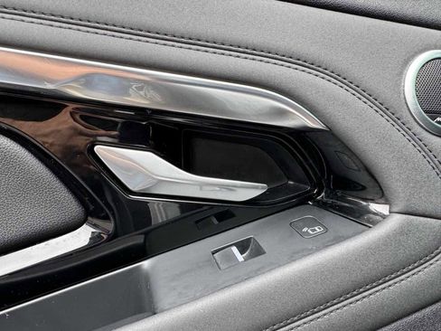 Used 2020 Land Rover Range Rover Evoque SE image 46