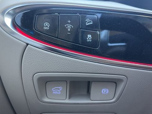 Used 2025 Genesis GV70 3.5T Sport w/ Sport Advanced Package image 24