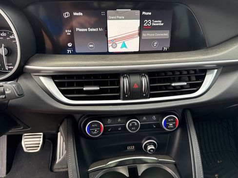 Used 2022 Alfa Romeo Stelvio Ti image 24