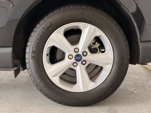 Used 2021 Ford Edge SE FWD image 32