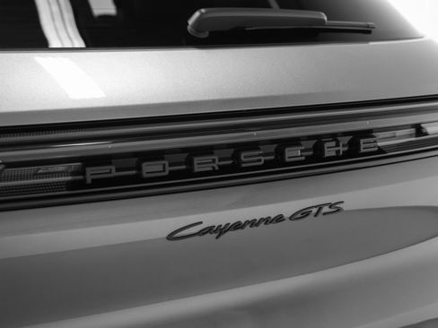 New 2026 Porsche Cayenne GTS image 21