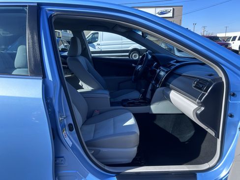 Used 2013 Toyota Camry LE image 10