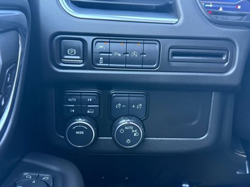 Used 2023 Chevrolet Tahoe LT image 43