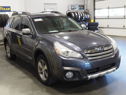 Used 2014 Subaru Outback 2.5i Limited image 3