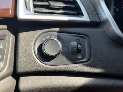 Used 2015 Cadillac SRX Luxury w/ Driver Assist Package AWD/4WD image 22