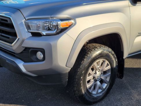 Used 2018 Toyota Tacoma SR5 image 11