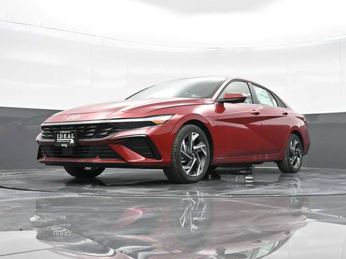 Certified 2024 Hyundai Elantra SEL w/ Convenience Package image 29