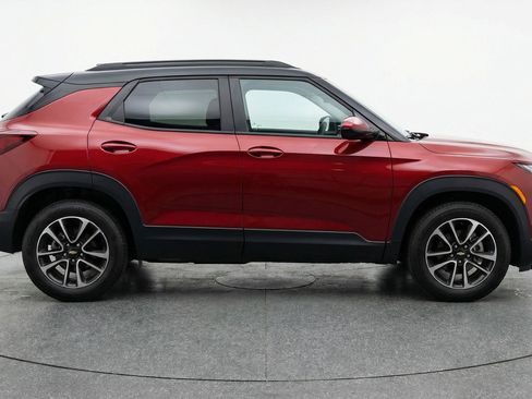 Used 2025 Chevrolet TrailBlazer LT FWD image 11