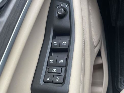 New 2025 Jeep Grand Cherokee Limited w/ Black Appearance Package RWD image 10