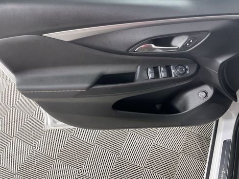 Used 2025 Buick Envista Avenir image 21