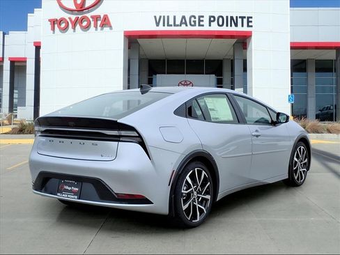 New 2026 Toyota Prius Plug-In Hybrid image 5