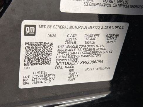 Used 2024 GMC Sierra 1500 AT4 w/ Technology Package AWD/4WD image 25