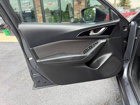 Used 2016 MAZDA MAZDA3 i Sport w/ Preferred Equipment Package FWD image 19