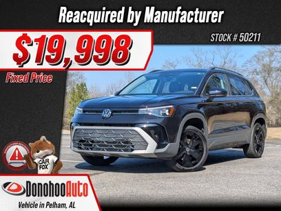 Used 2025 Volkswagen Taos SE w/ Black Wheel Package