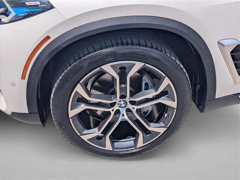 Used 2024 BMW X5 xDrive40i w/ Premium Package AWD/4WD image 25