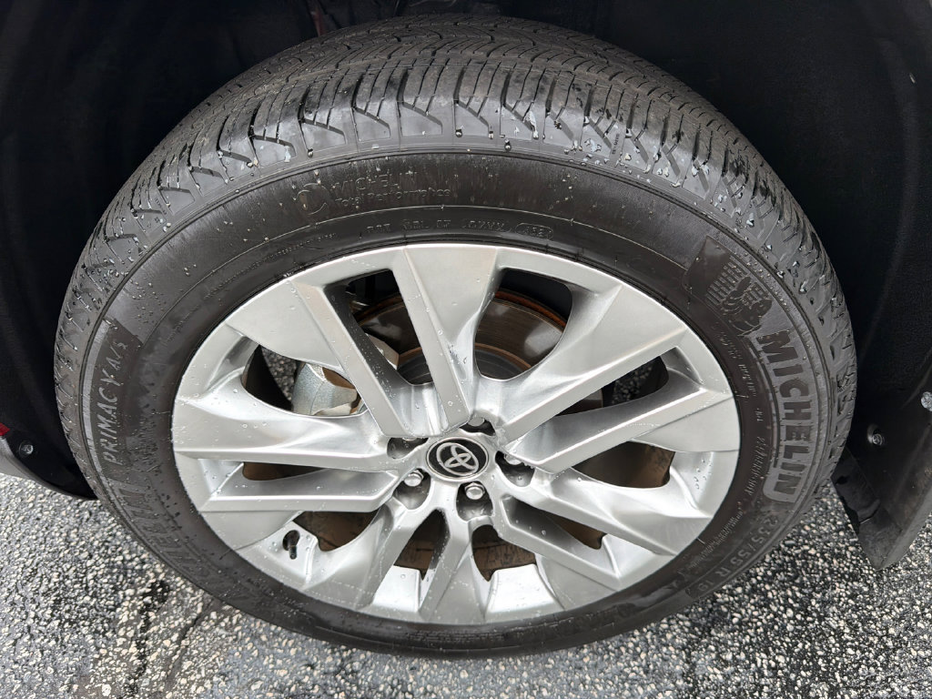 Used 2025 Toyota RAV4 XLE Premium FWD image 11